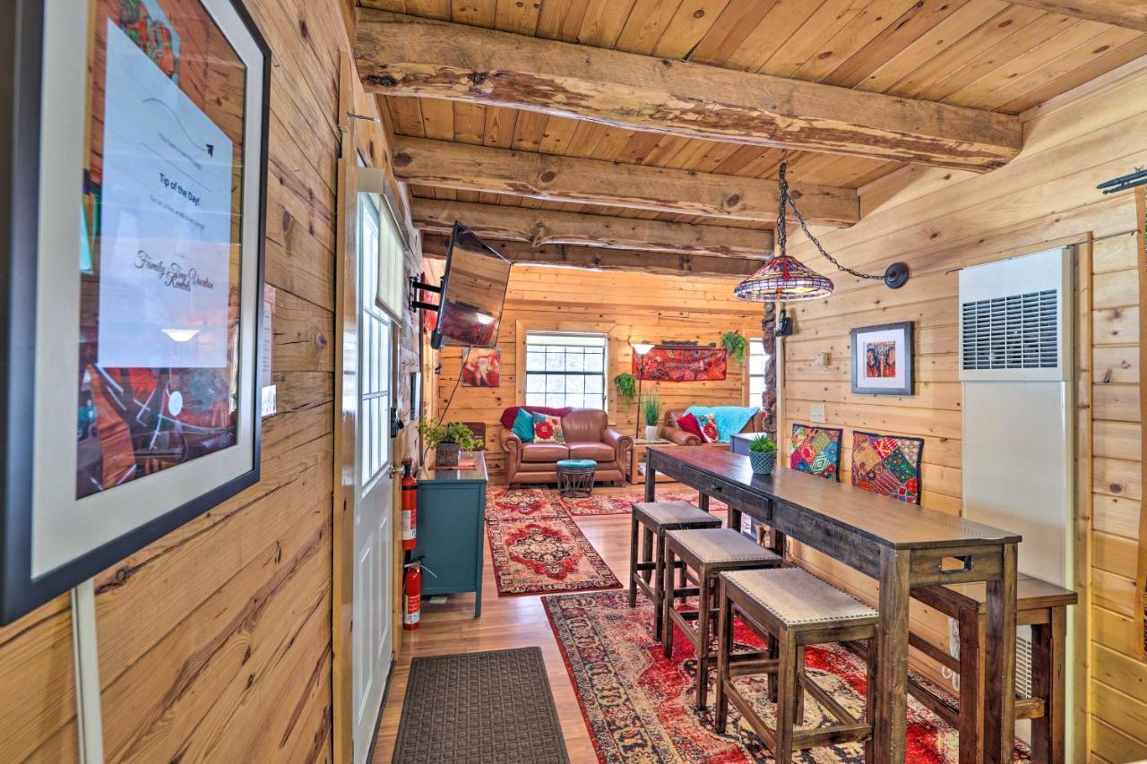 Rustic Duck Creek Village Cabin With Fire Pit! 外观 照片