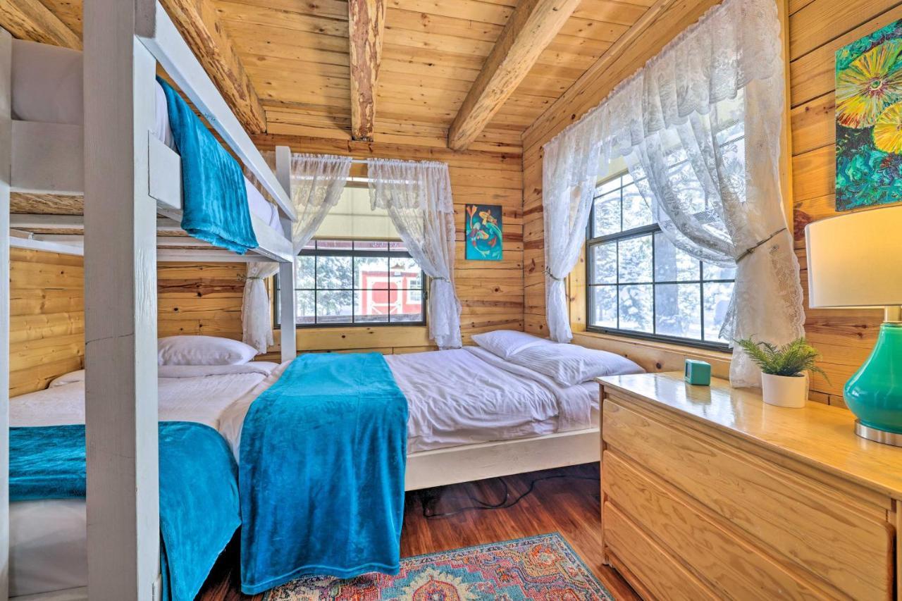 Rustic Duck Creek Village Cabin With Fire Pit! 外观 照片