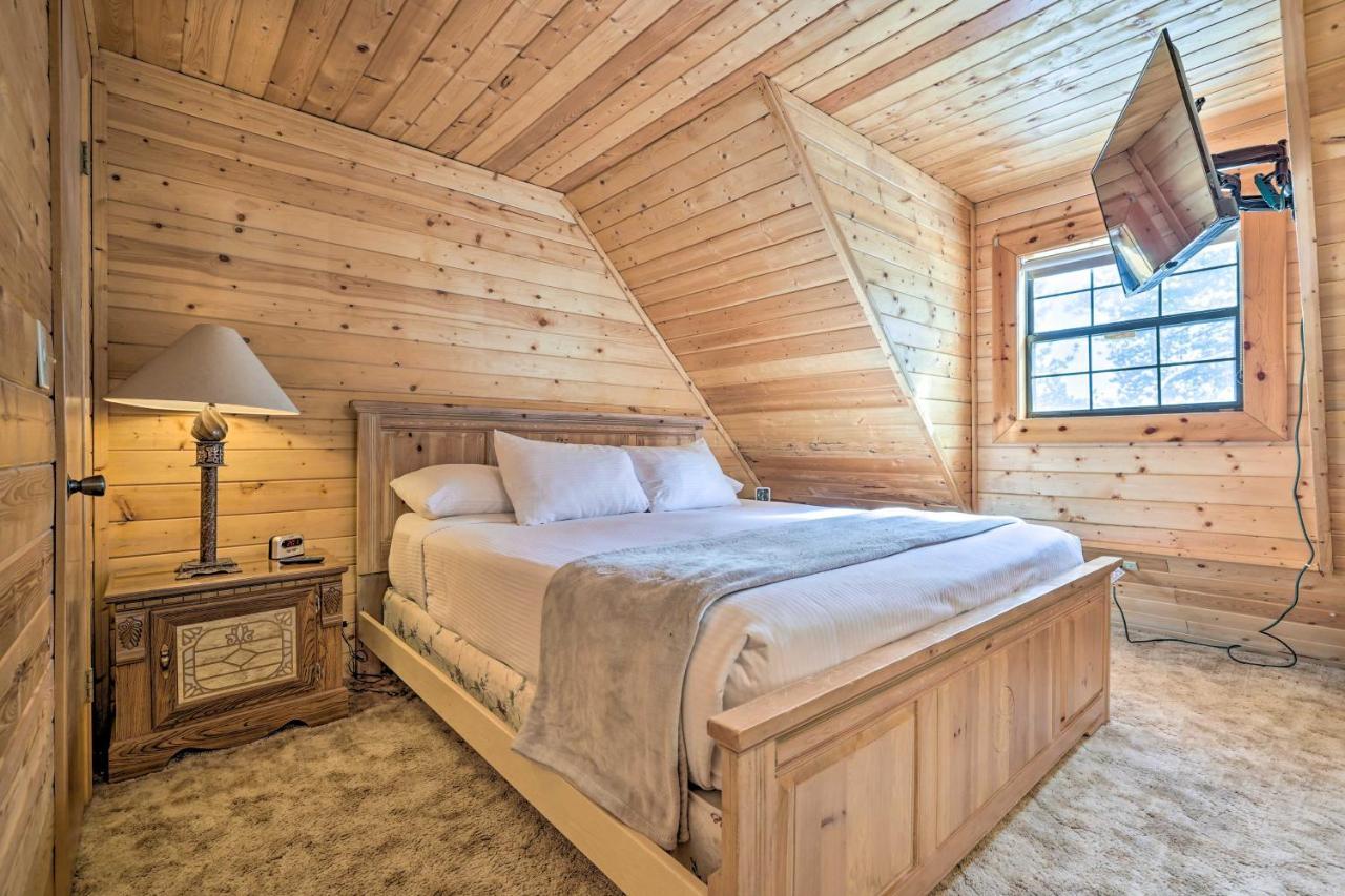 Rustic Duck Creek Village Cabin With Fire Pit! 外观 照片